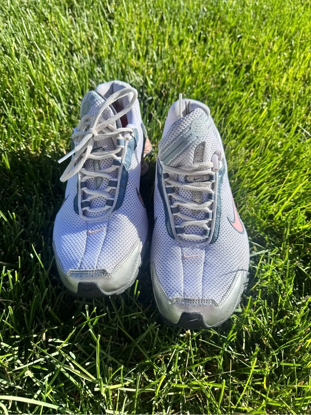 Nike Shox Running Shoes Gray Pink Y2K Women’s Size 8